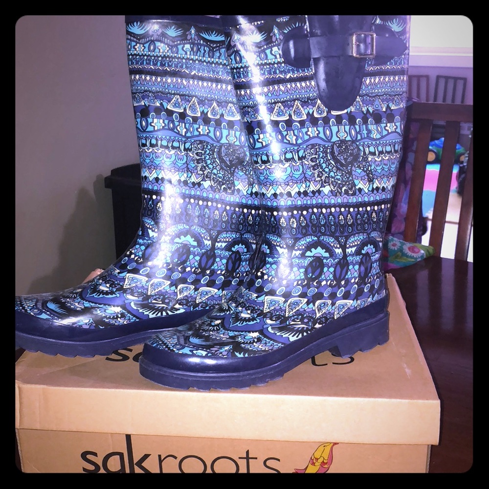 SAKROOTS SIZE 8